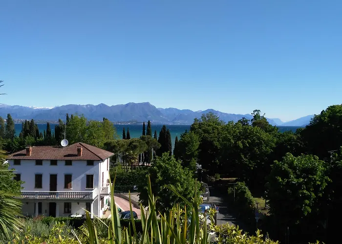 Admiral Hotel Villa Erme