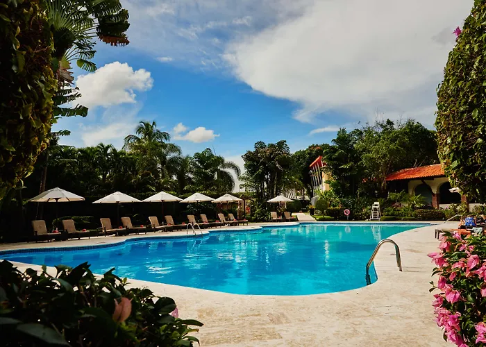 El Embajador, A Royal Hideaway Hotel