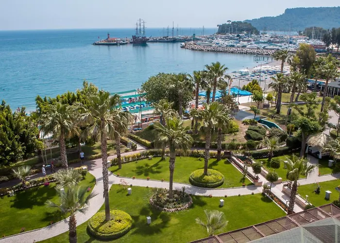 L'Ancora Beach Hotel