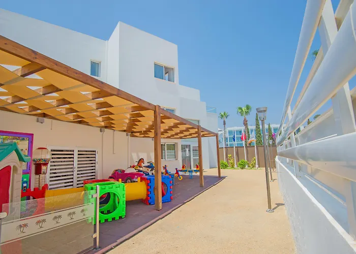 New Famagusta Hotel & Suites