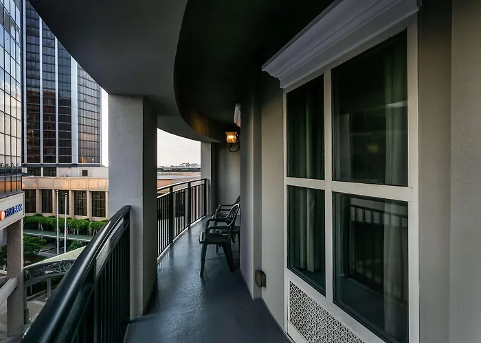 Hampton Inn & Suites Mobile - Downtown Historic District