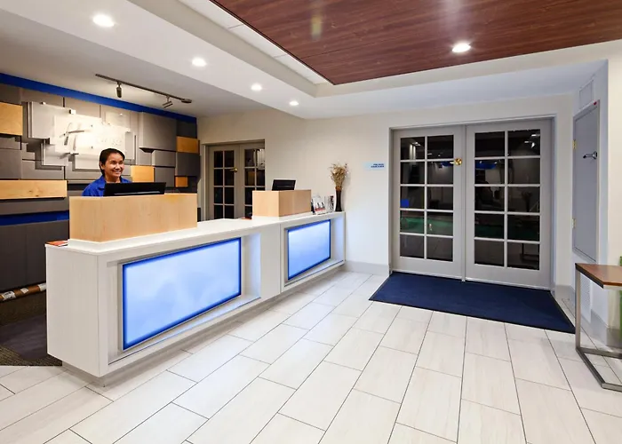 Holiday Inn Express Hotel & Suites San Diego-Escondido By Ihg