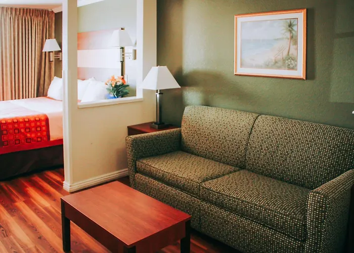 Rodeway Inn & Suites Lake Havasu City