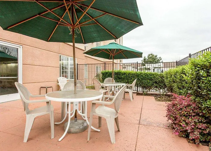 Comfort Suites Fresno River Park