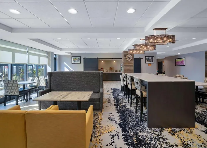 La Quinta By Wyndham Raleigh Downtown North