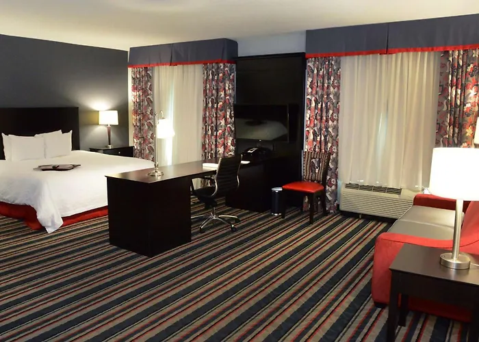 Hampton Inn & Suites Albany At Albany Mall