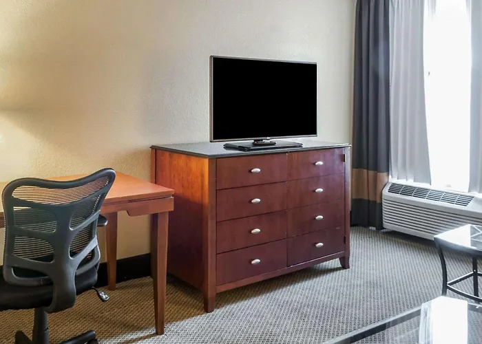 Quality Inn & Suites Albuquerque West