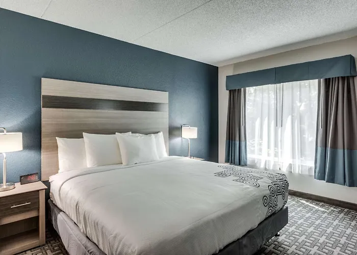 Days Inn & Suites By Wyndham Spokane