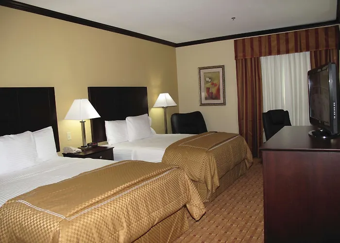 La Quinta By Wyndham Ennis