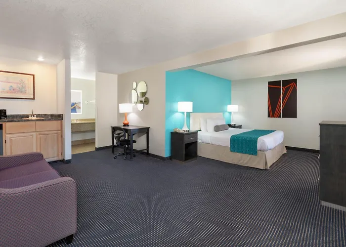 Howard Johnson By Wyndham Holbrook