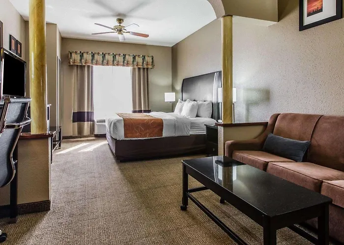 Comfort Suites Bakersfield