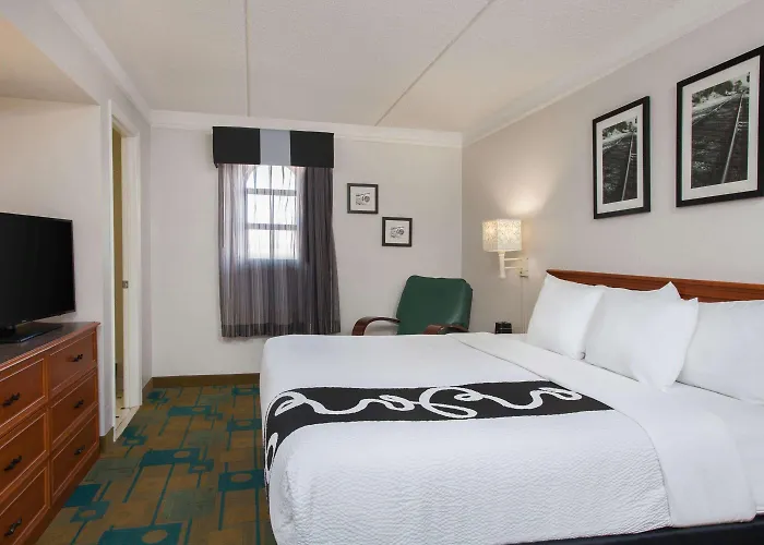 Baymont By Wyndham Fort Myers Central