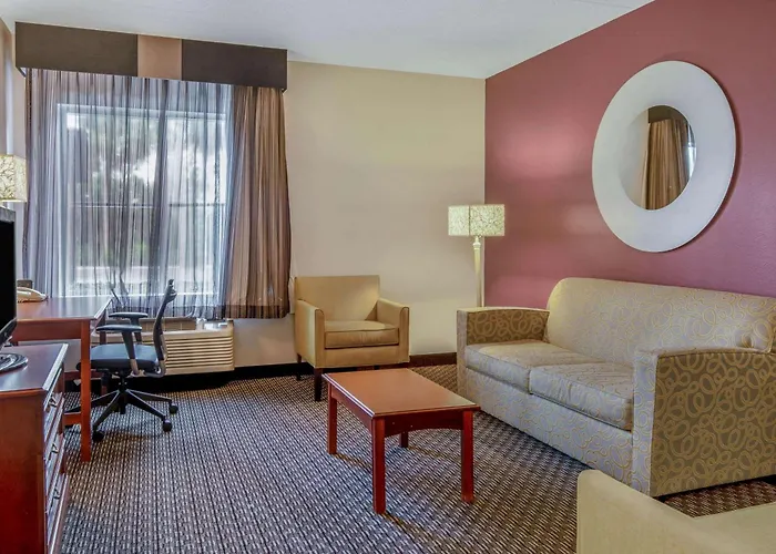 La Quinta By Wyndham Naples East