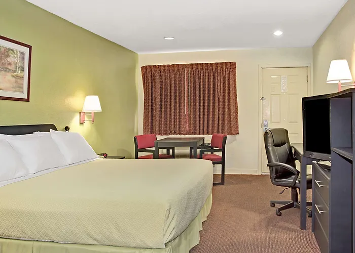 Days Inn By Wyndham El Campo Tx