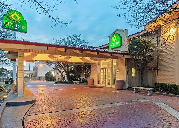La Quinta Inn & Suites By Wyndham Wichita Falls Airport Area
