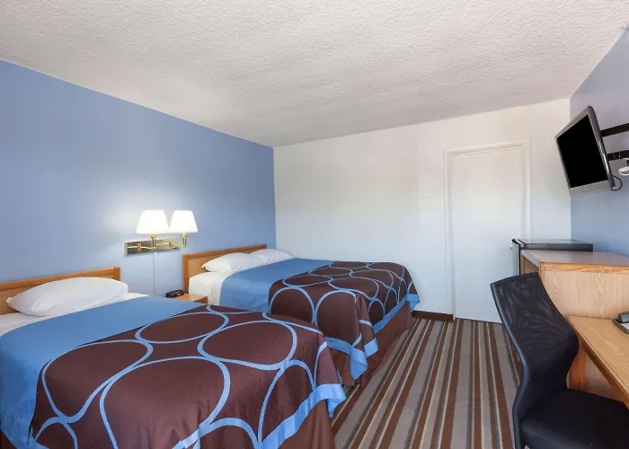 Super 8 By Wyndham Santa Barbara/Goleta