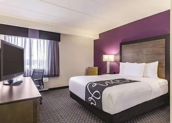 La Quinta By Wyndham Warwick Providence Airport