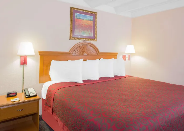 Days Inn By Wyndham Tallahassee University Center
