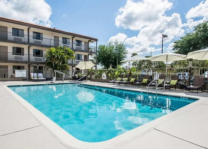 Quality Inn & Suites By The Parks