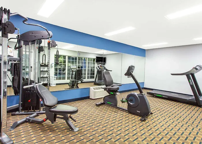 Baymont By Wyndham Jacksonville/Butler Blvd