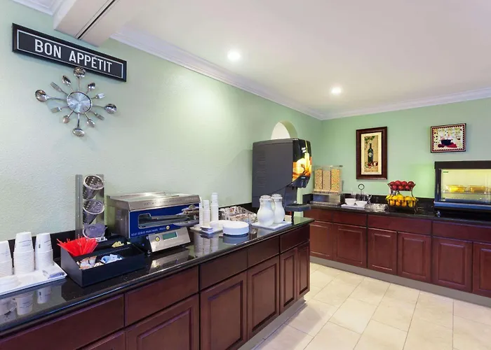 Travelodge By Wyndham Orange County Airport/ Costa Mesa