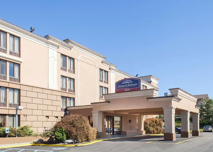 Howard Johnson By Wyndham Suffern