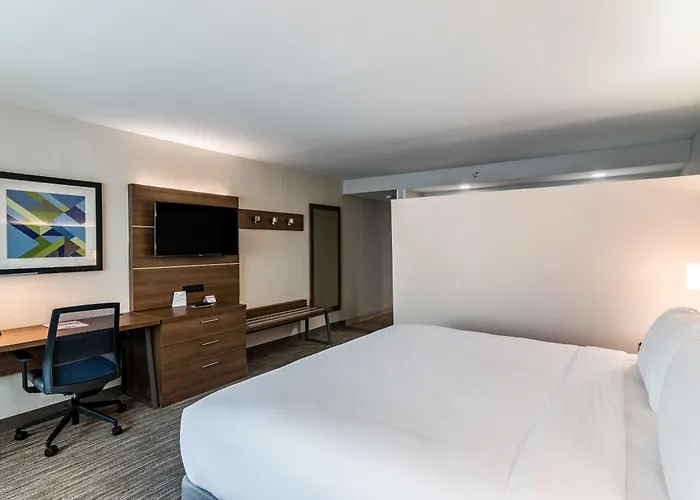 Holiday Inn Express & Suites Camarillo By Ihg