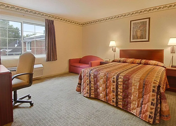 Days Inn By Wyndham Cleveland Lakewood