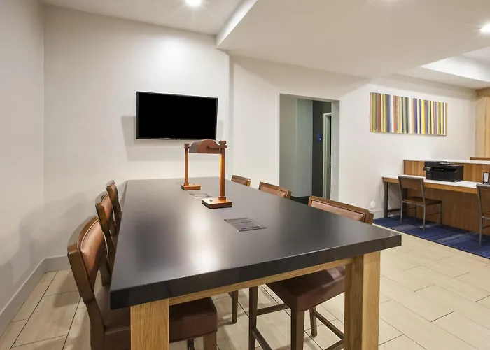 Holiday Inn Express Niles By Ihg