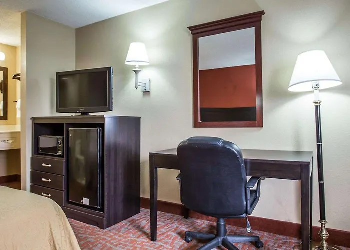 Quality Inn & Suites Monroe