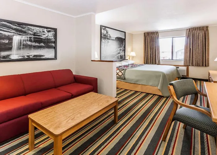 Super 8 By Wyndham Ottawa Starved Rock