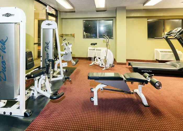 Super 8 By Wyndham Strongsville/Cleveland