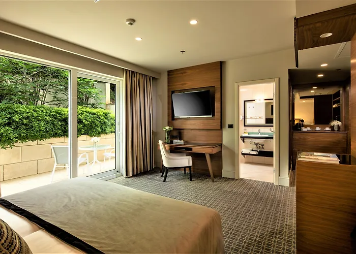 Royal Ariston Hotel