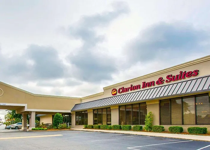 Clarion Inn & Suites Dothan South
