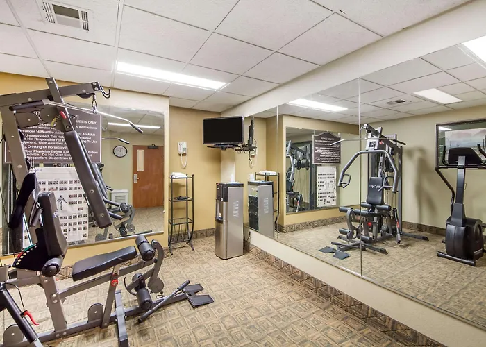 Quality Inn & Suites Midamerica Industrial Park Area