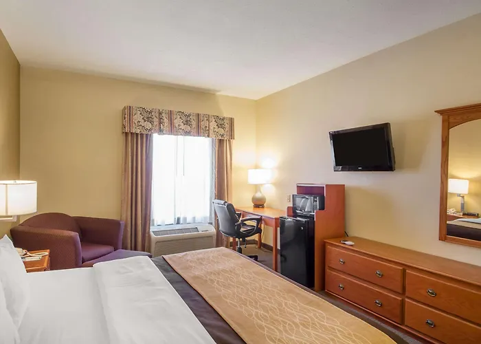 Quality Inn & Suites Midamerica Industrial Park Area
