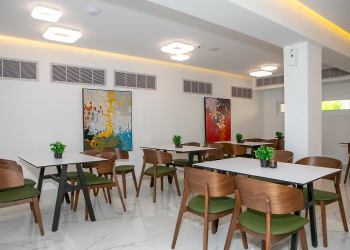 Best Western Plus Larco Hotel
