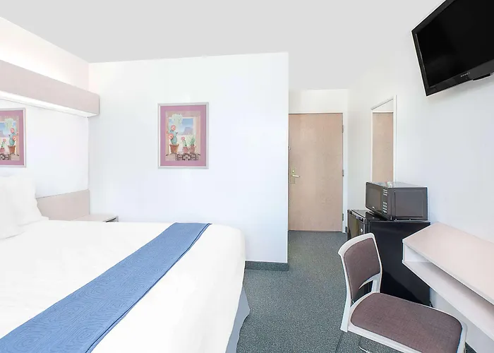 Microtel Inn & Suites By Wyndham Broken Bow