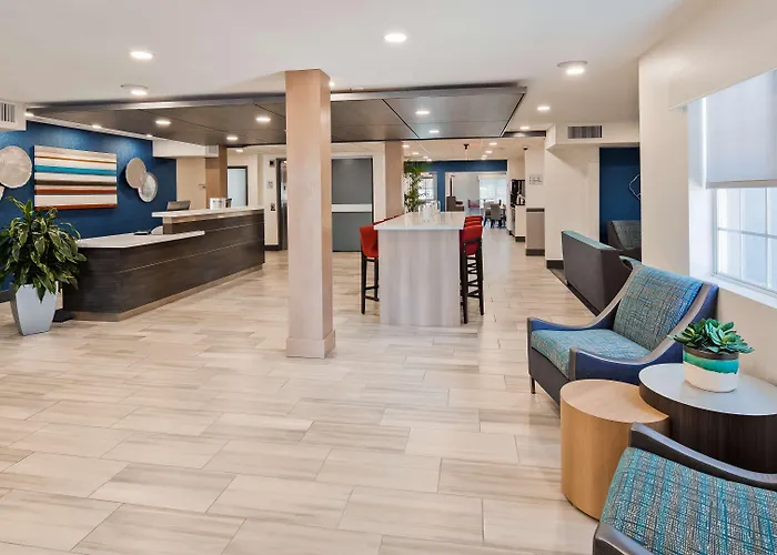 La Quinta Inn & Suites By Wyndham Tulsa Downtown - Route 66