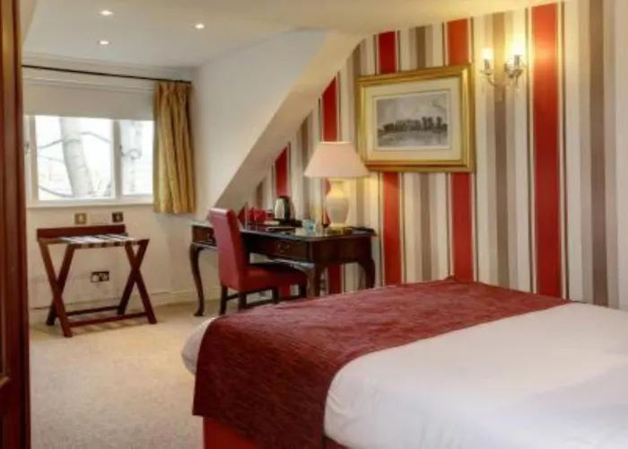 Broadfield Park Hotel