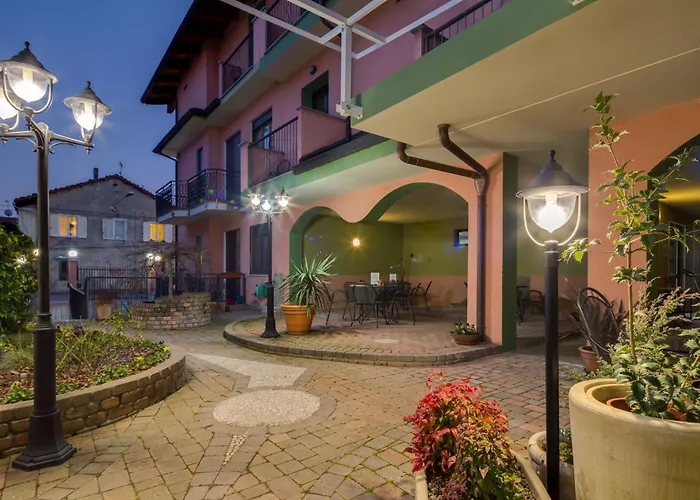 La Villa - Sure Hotel Collection by Best Western