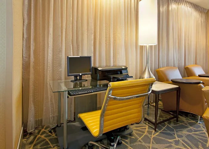 Hampton Inn & Suites Cleveland-Independence