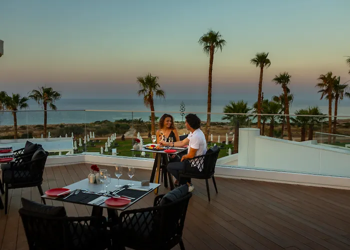 Leonardo Crystal Cove Hotel & Spa - Adults Only