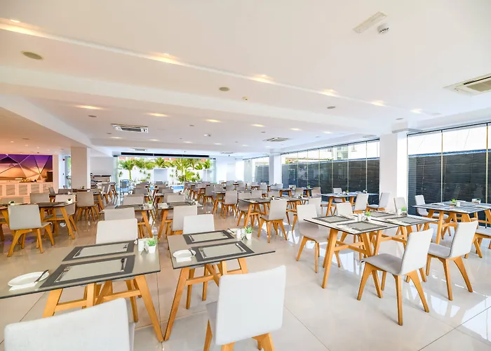 Seasons Hotel (Adults Only)