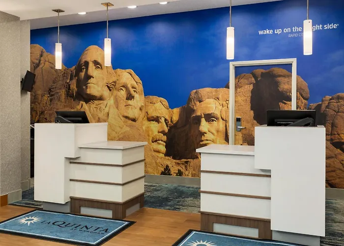 La Quinta Inn And Suites By Wyndham At Watiki Waterpark