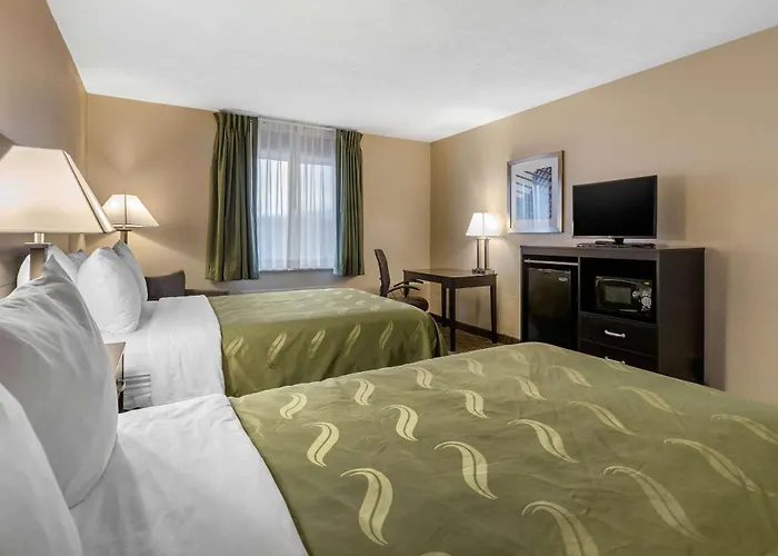 Quality Inn & Suites Des Moines - Merle Hay Road