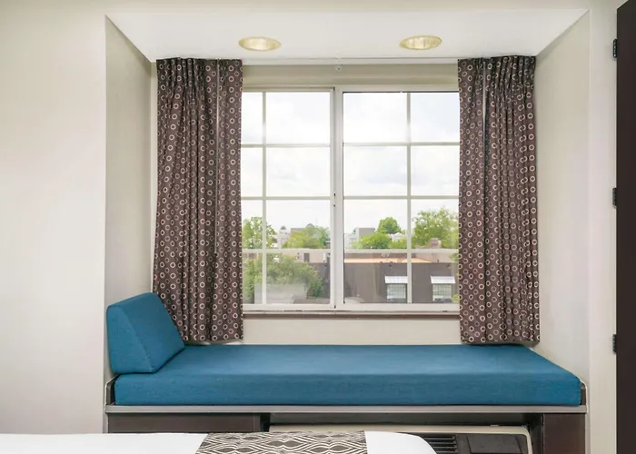 Microtel Inn Bowling Green
