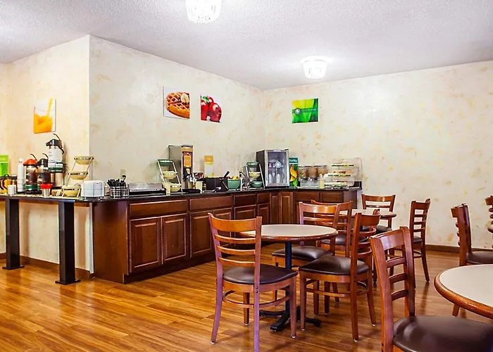 Quality Inn & Suites Champaign North - Urbana