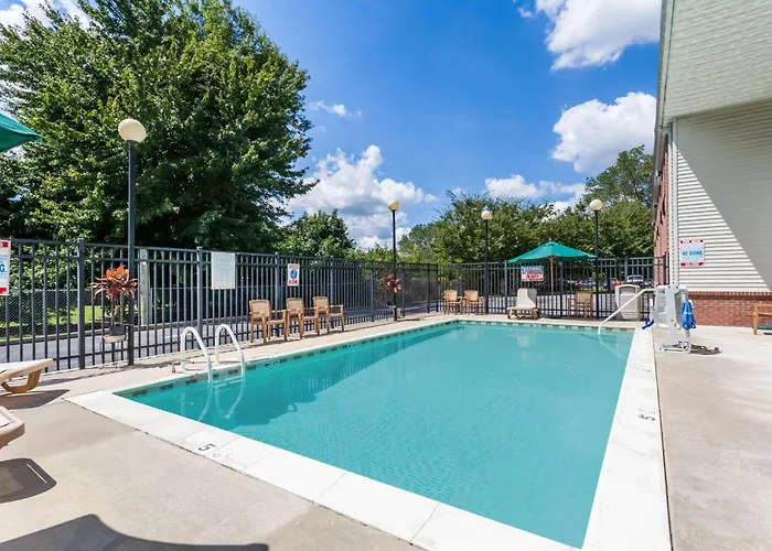 Days Inn & Suites By Wyndham Cambridge