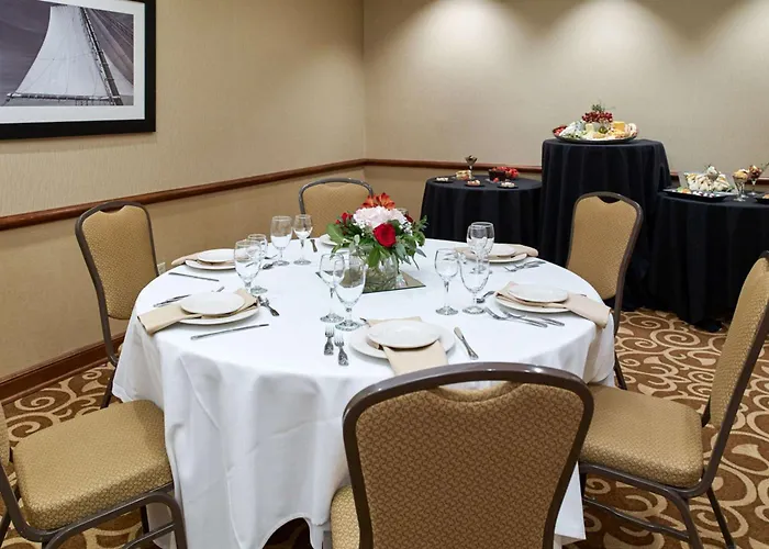 Clarion Hotel Portland Airport Me
